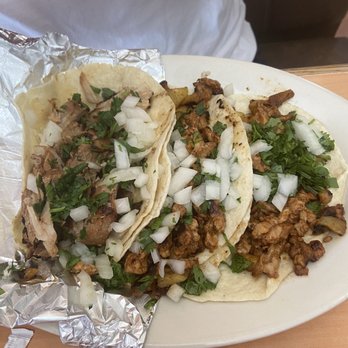 El Chaparro - Carnitas and chicken tacos - Mexican Near Me - Covington, Georgia