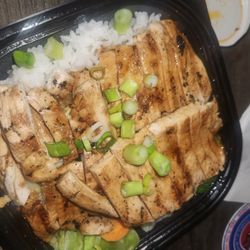Yogis Grill - Chicken and rice