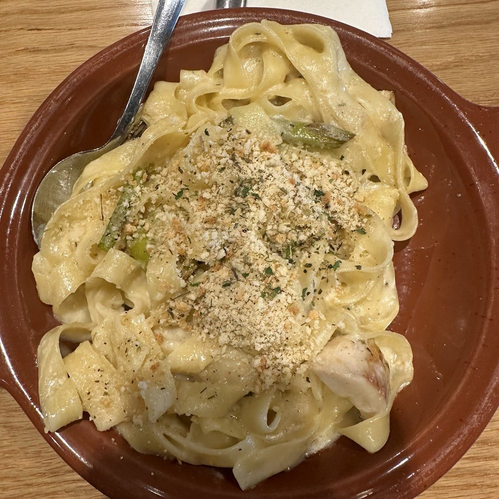 Roma Table - Lunch Herb Chicken Alfredo - Italian Near Me - Sevierville, Tennessee Roma Table - Lunch Herb Chicken Alfredo - Italian Near Me - Sevierville, Tennessee