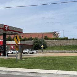 QuikTrip - Outside