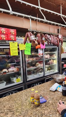 G & R Deli by null