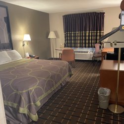 Super 8 by Wyndham Valparaiso