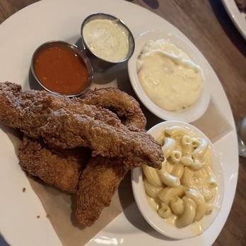 Sweet T's Restaurant + Bar - Fried Catfish Plate - Southern Near Me - Windsor, California