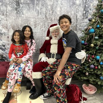 Auntie Jessies Preschool - Santa pics - Preschools Near Me - Lancaster, California Auntie Jessies Preschool - Santa pics - Preschools Near Me - Lancaster, California