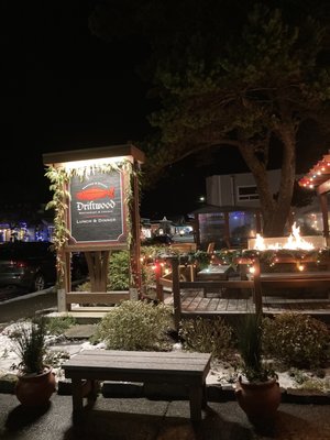 Driftwood Restaurant & Lounge by null