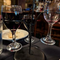 Milano's Italian Restaurant - Res wine flight
