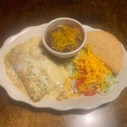 La Hacienda - Enchilada combination plate