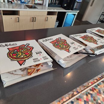 Lou Malnati's Pizzeria - Pizza Near Me - Mount Prospect, Illinois