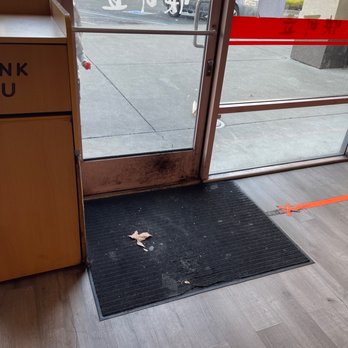 Quickly - Front door is so dirty they need a deep clean in here. - Bubble Tea Near Me - Vallejo, California