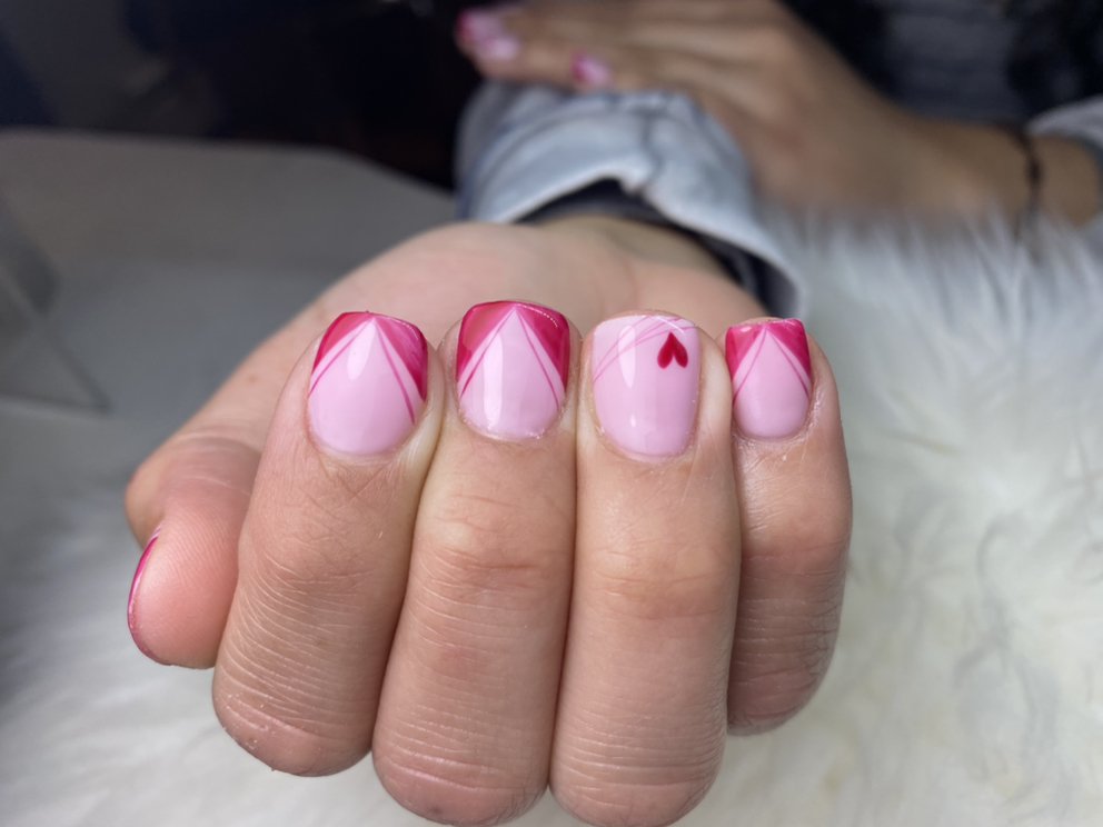Nail's Art & Beauty Logo