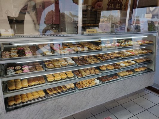 Golden Donut 4041 Governor Dr San Diego Ca Doughnuts Mapquest