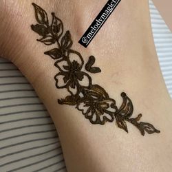 Melody Magic Touch - Henna tattoo