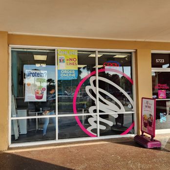 Planet Smoothie - the front of the store - Juice Bars & Smoothies Near Me - Miami, Florida Planet Smoothie - the front of the store - Juice Bars & Smoothies Near Me - Miami, Florida