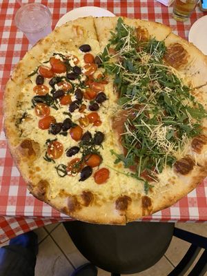 Mama Maxie's Pizzeria by null