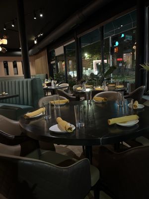 Felix: Modern American Dining by null