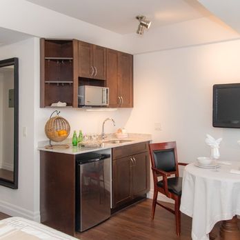 Embassy West Senior Living - Our studios have newly renovated kitchenettes with modern appliances and beautiful marble countertops. - Retirement Homes Near Me - Ottawa, Ontario Embassy West Senior Living - Our studios have newly renovated kitchenettes with modern appliances and beautiful marble countertops. - Retirement Homes Near Me - Ottawa, Ontario