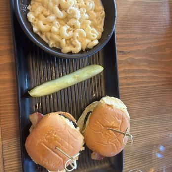 Tap Room - My American Cheeseburger Burger Sliders with Kids Mac & Cheese - Gastropubs Near Me - Ronkonkoma, New York Tap Room - My American Cheeseburger Burger Sliders with Kids Mac & Cheese - Gastropubs Near Me - Ronkonkoma, New York