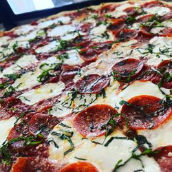 Reno's Pizza