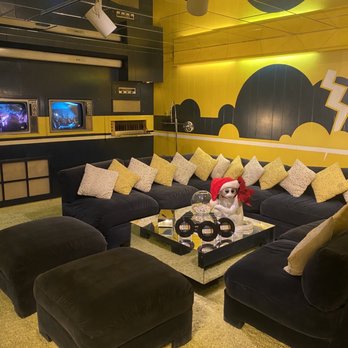 Graceland - Media room - Museums Near Me - Memphis, Tennessee
