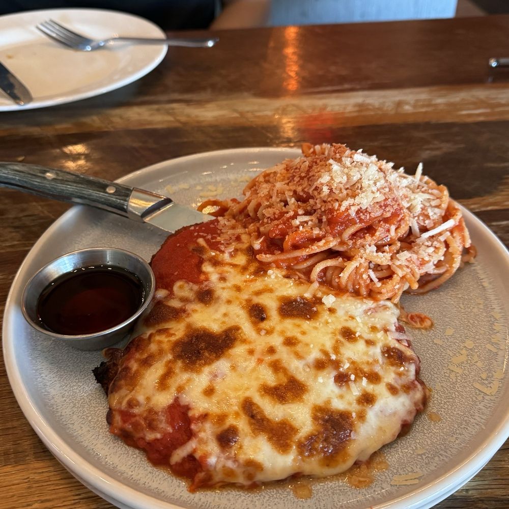 Enza - Chicken Parm - Pizza Near Me - Wyndmoor, Pennsylvania