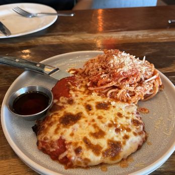 Enza - Chicken Parm - Pizza Near Me - Wyndmoor, Pennsylvania
