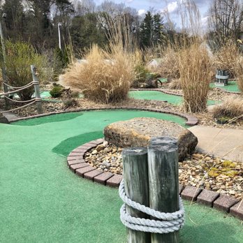 Hocking Hills Mini Golf - Mini golf course - Mini Golf Near Me - Rockbridge, Ohio