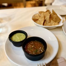 Obelisco Restaurant - Salsa and chips