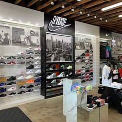 Shoe Palace