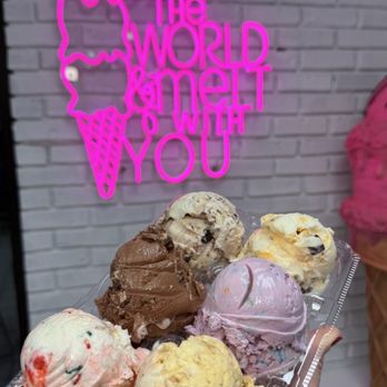 Kelly's Cone Connection - Ice cream flight - Ice Cream & Frozen Yogurt Near Me - Hamden, Connecticut