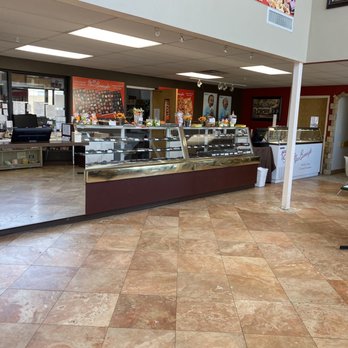 Mrs Cavanaugh's Candies - Interior - Chocolatiers & Shops Near Me - North Salt Lake, Utah