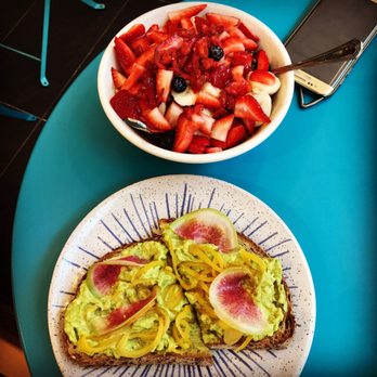 Backyard Bowls - Both things are really tasty! - Breakfast & Brunch Near Me - Los Angeles, California