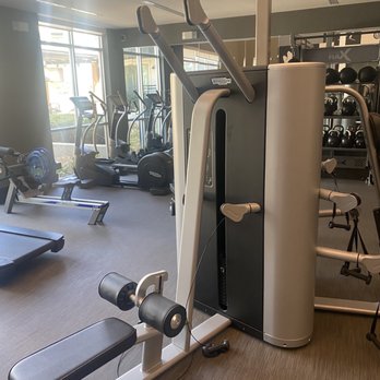 LTD West Commerce - Broken gym equipment - Apartments Near Me - Dallas, Texas LTD West Commerce - Broken gym equipment - Apartments Near Me - Dallas, Texas