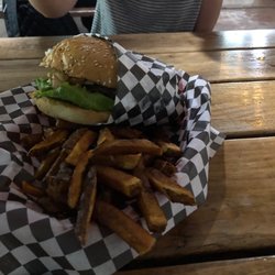 District - District burger