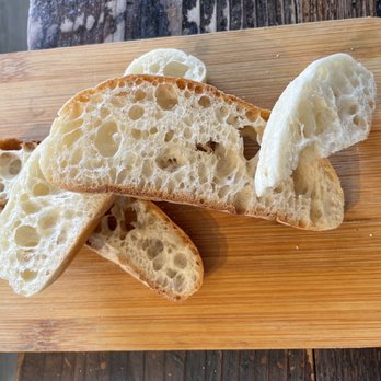 Edwins Carmel - Bread for clam chowder - American Near Me - Carmel-by-the-Sea, California Edwins Carmel - Bread for clam chowder - American Near Me - Carmel-by-the-Sea, California