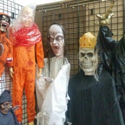 Halloween Mania - These guys look like they're having a great time