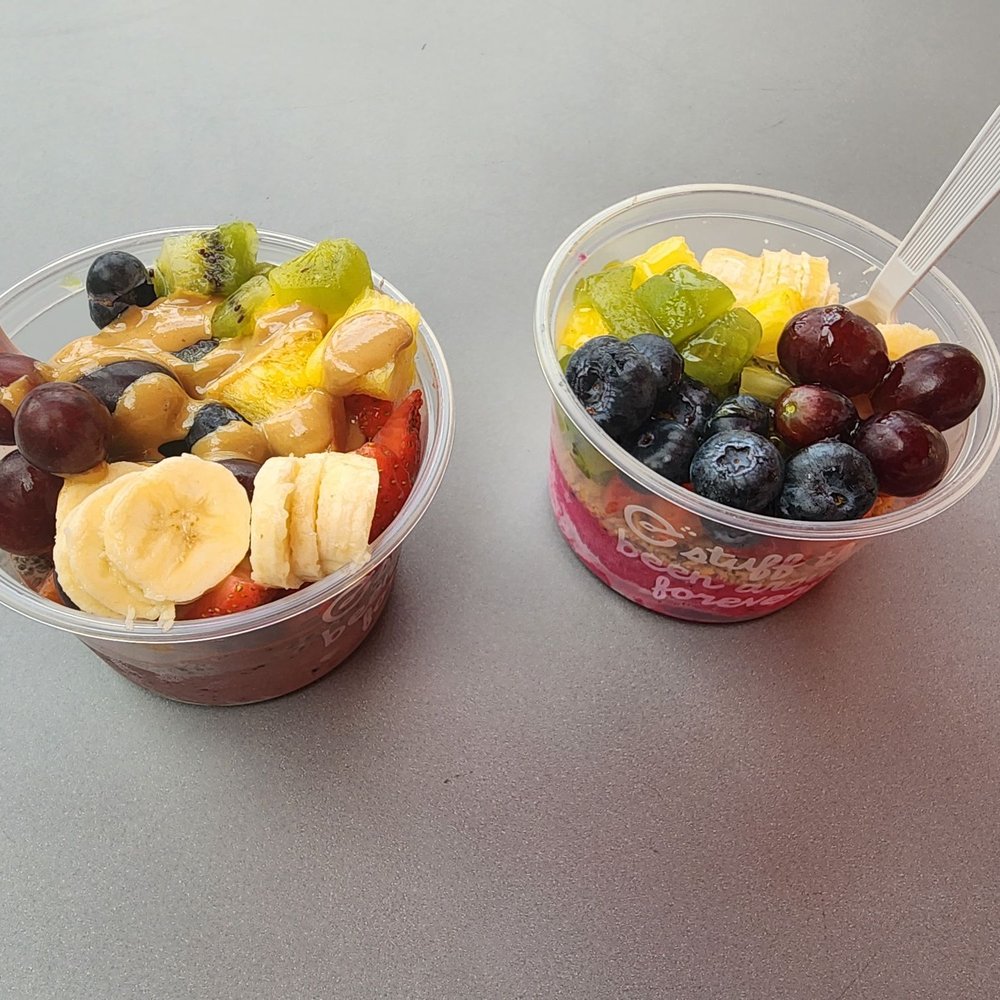 Acai/PB w/ chia seed pudding & pitaya bowl Acai/PB w/ chia seed pudding & pitaya bowl