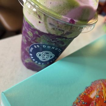 88 Donuts Bakery Cafe - Bakeries Near Me - Orlando, Florida