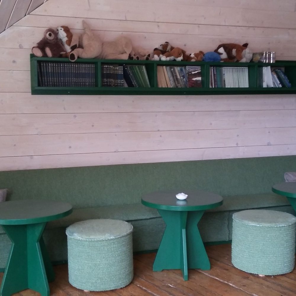 Preikestolen Fjellstue - Lounge area between 1st and 2nd floors - Mountain Huts Near Me - Strand, 11