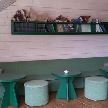 Preikestolen Fjellstue - Lounge area between 1st and 2nd floors - Mountain Huts Near Me - Strand, 11