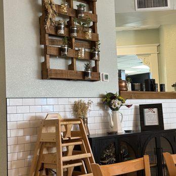 The Copper Kettle - Inside - Breakfast & Brunch Near Me - St. Pete Beach, Florida