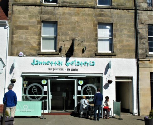 Jannettas Gelateria by null