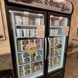 Kilwins Ice Cream - Chocolate - Fudge - Ice cream and cakes February 2025