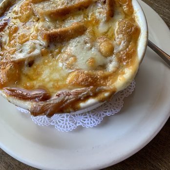 G. W. Tavern - French onion soup - American Near Me - Washington Depot, Connecticut G. W. Tavern - French onion soup - American Near Me - Washington Depot, Connecticut
