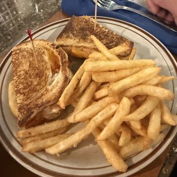 Buttermilk's Farmhouse - Breakfast & Brunch Near Me - Patchogue, New York