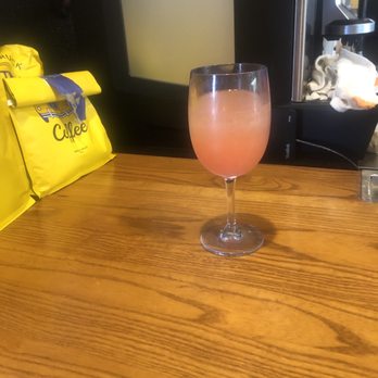 Ruby Slipper Destin - Cranberry Mimosa - Breakfast & Brunch Near Me - Destin, Florida