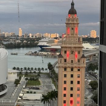 Gale Miami Hotel & Residence - Ships coming into the basin - Hotels Near Me - Miami, Florida