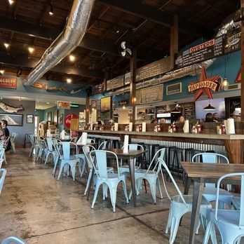 Fuller's Raw Bar - Inside - Seafood Near Me - Hampton, Virginia