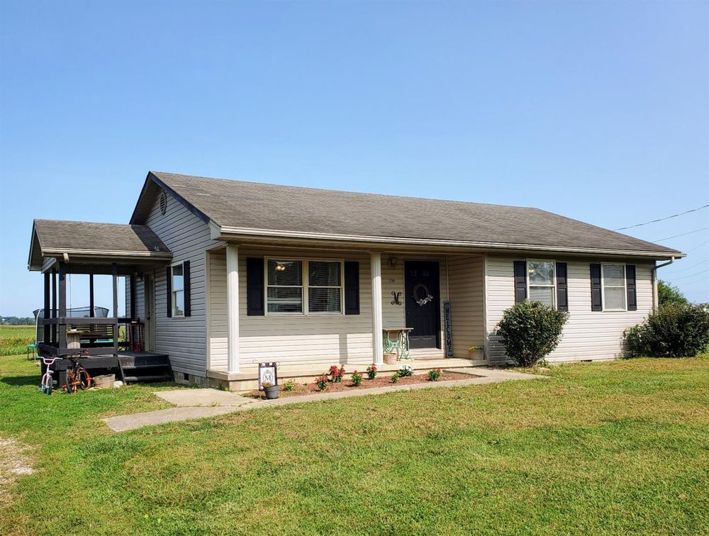 LACY GAY REALTY Updated June 2024 37 Photos 124 N Maysville St