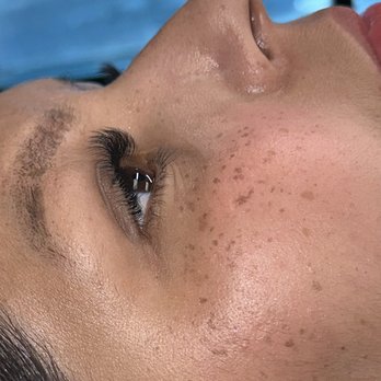 Hot Blinks Beauty Bar - Light hybrid (mixed) - Eyelash Service Near Me - Georgetown, Texas