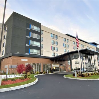 Aloft by Marriott Framingham - Exterior - Hotels Near Me - Framingham, Massachusetts